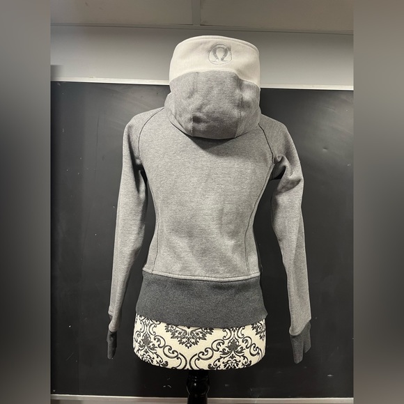 ⭐️Lululemon Scuba 114 - Picture 2 of 4